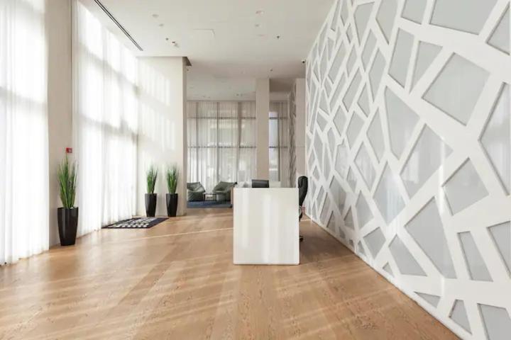 Oַ&O Group- Luxury Apt Tower Best Sea View Bat Yam Esterno foto