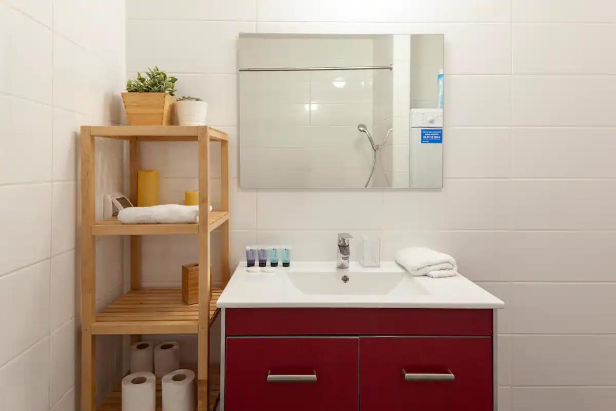 Oַ&O Group- Luxury Apt Tower Best Sea View Bat Yam Esterno foto
