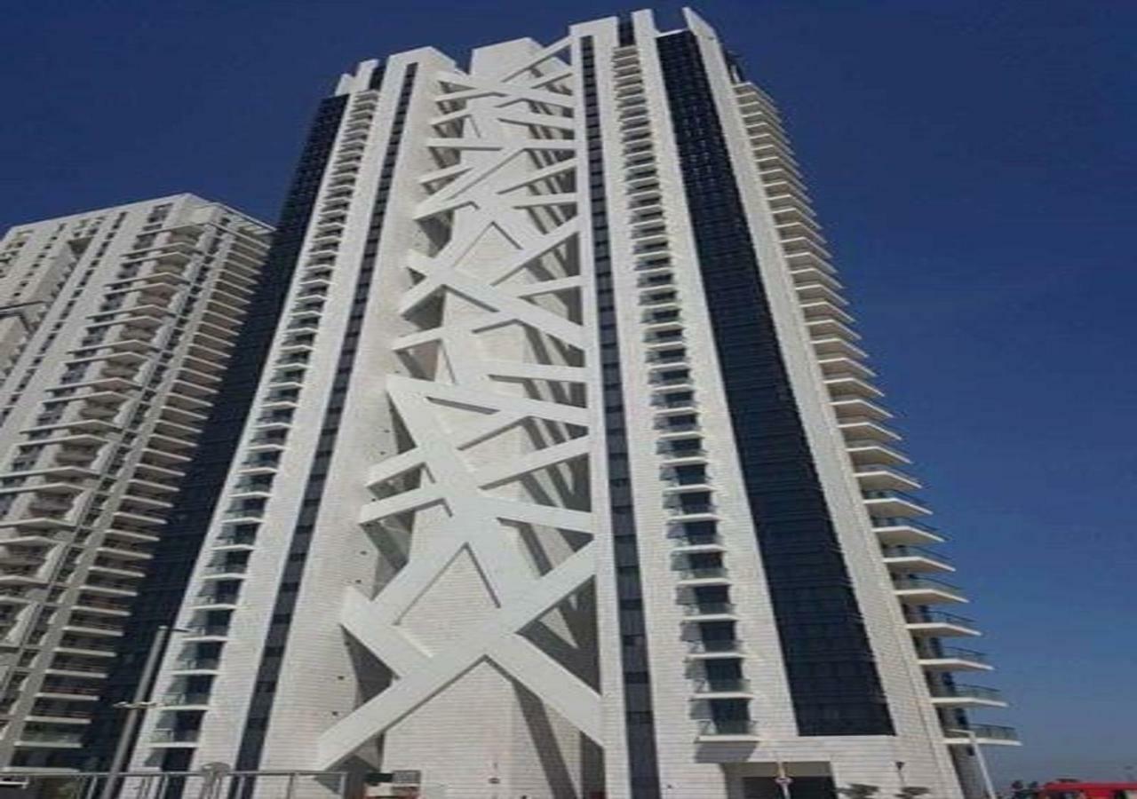 Oַ&O Group- Luxury Apt Tower Best Sea View Bat Yam Esterno foto