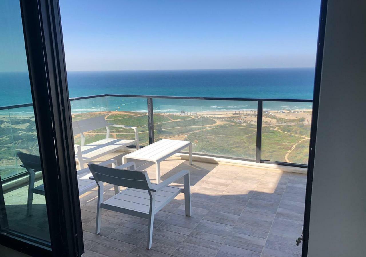 Oַ&O Group- Luxury Apt Tower Best Sea View Bat Yam Esterno foto