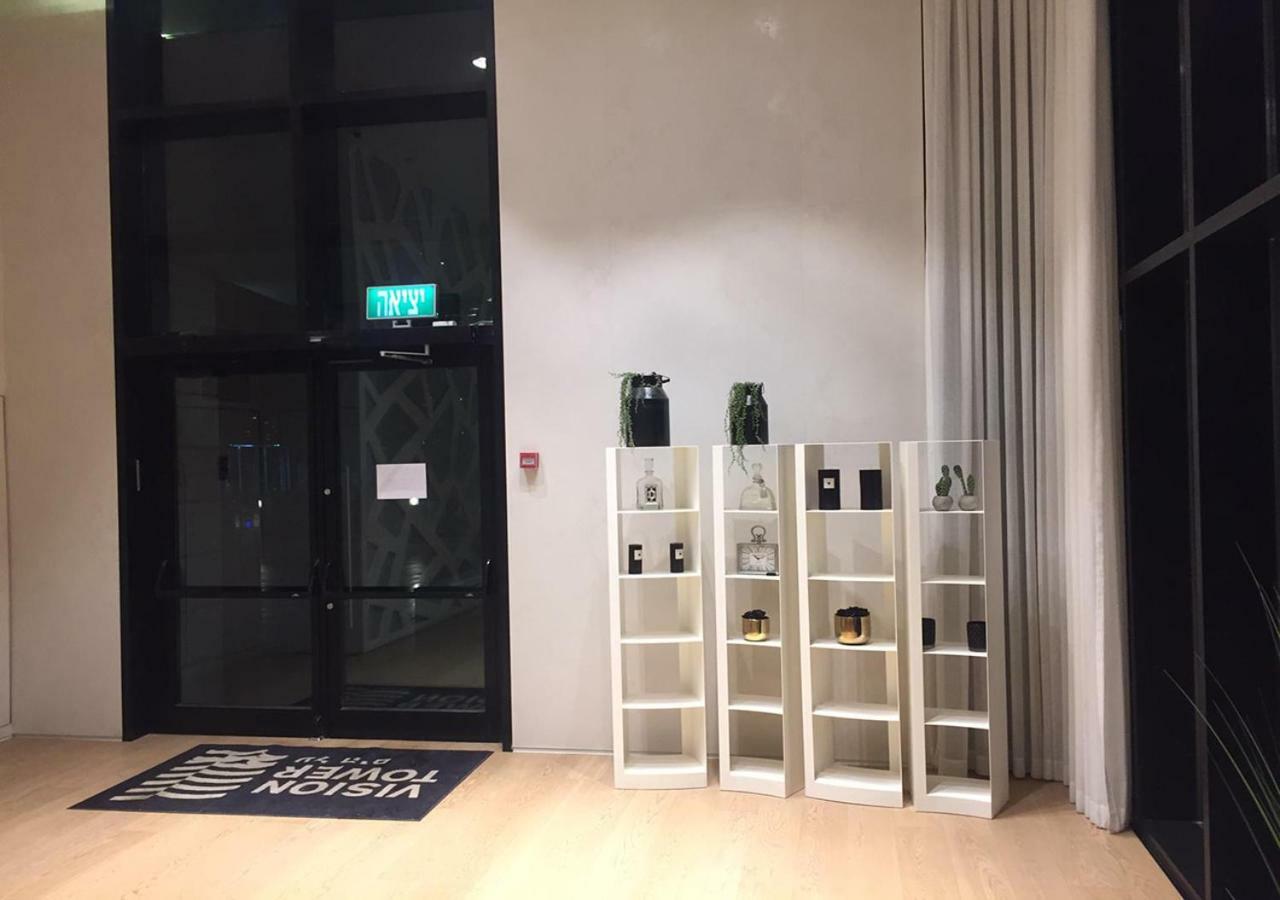 Oַ&O Group- Luxury Apt Tower Best Sea View Bat Yam Esterno foto