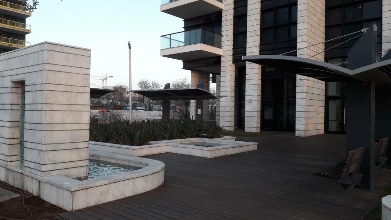 Oַ&O Group- Luxury Apt Tower Best Sea View Bat Yam Esterno foto
